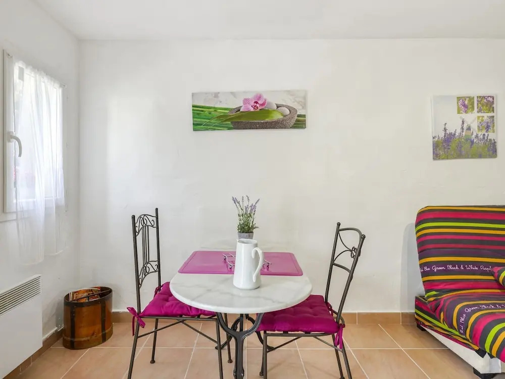 Inviting Holiday Home in Rasteau Near Vaison la Romaine