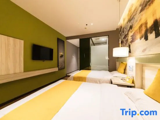 Roland Fashion Hotel (Zhengzhou Wanjin City Futa East Subway Station Store)