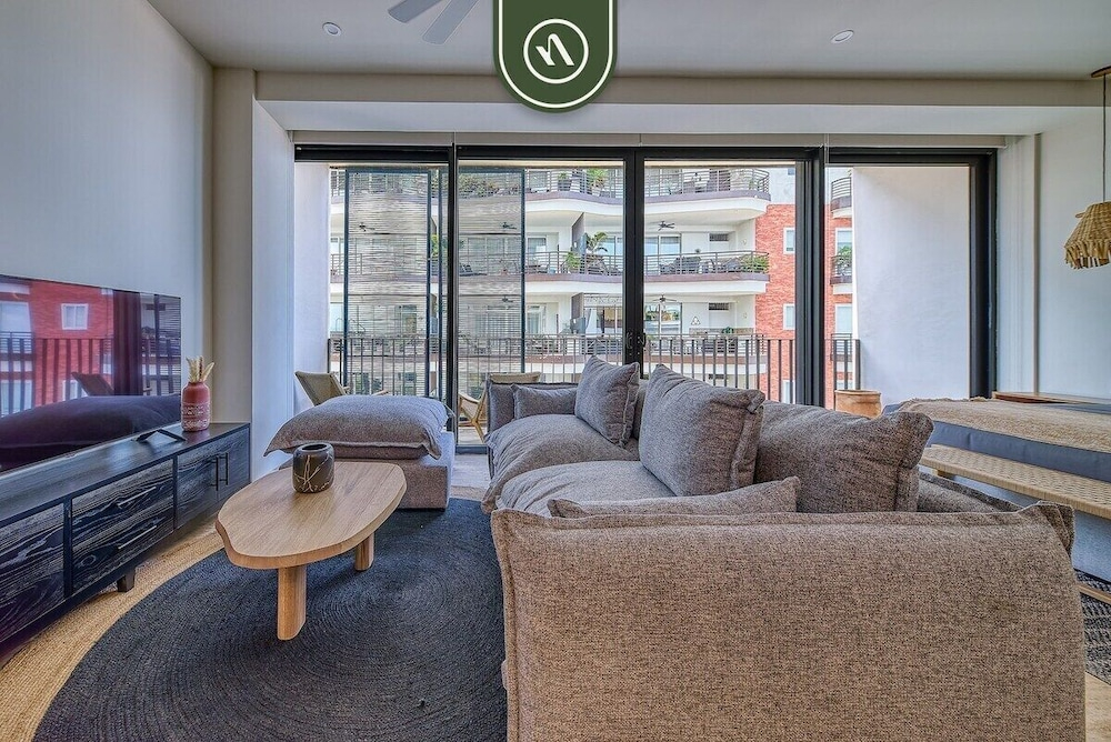 Luxury 1 BR Condo in Romantic Zone - Infinity Pool