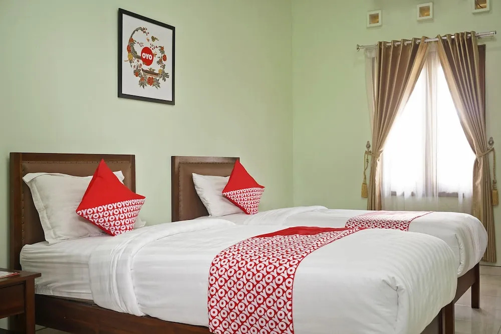 OYO 833 Hotel Army Look Syariah