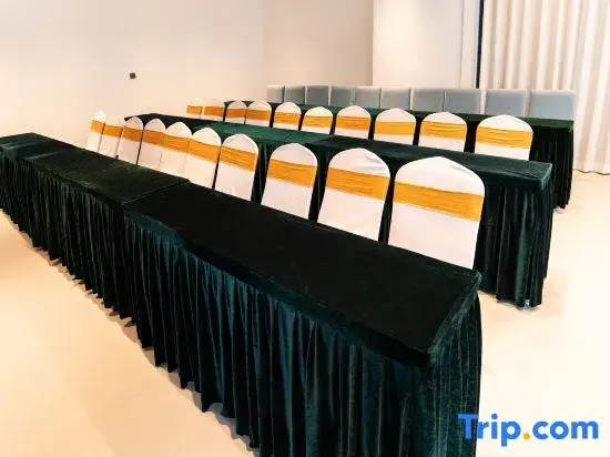 Siji Yiju Hotel (Yinfeng International Traditional Chinese Medicine Port)