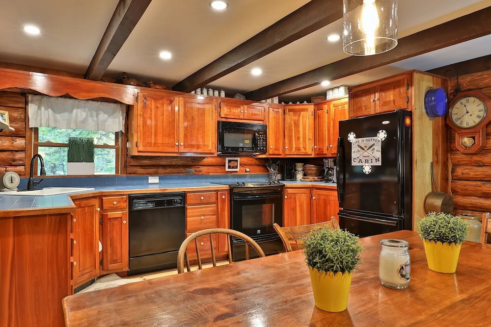 The Zack Family Cabin, 3BR/2BA perfect family getaway!