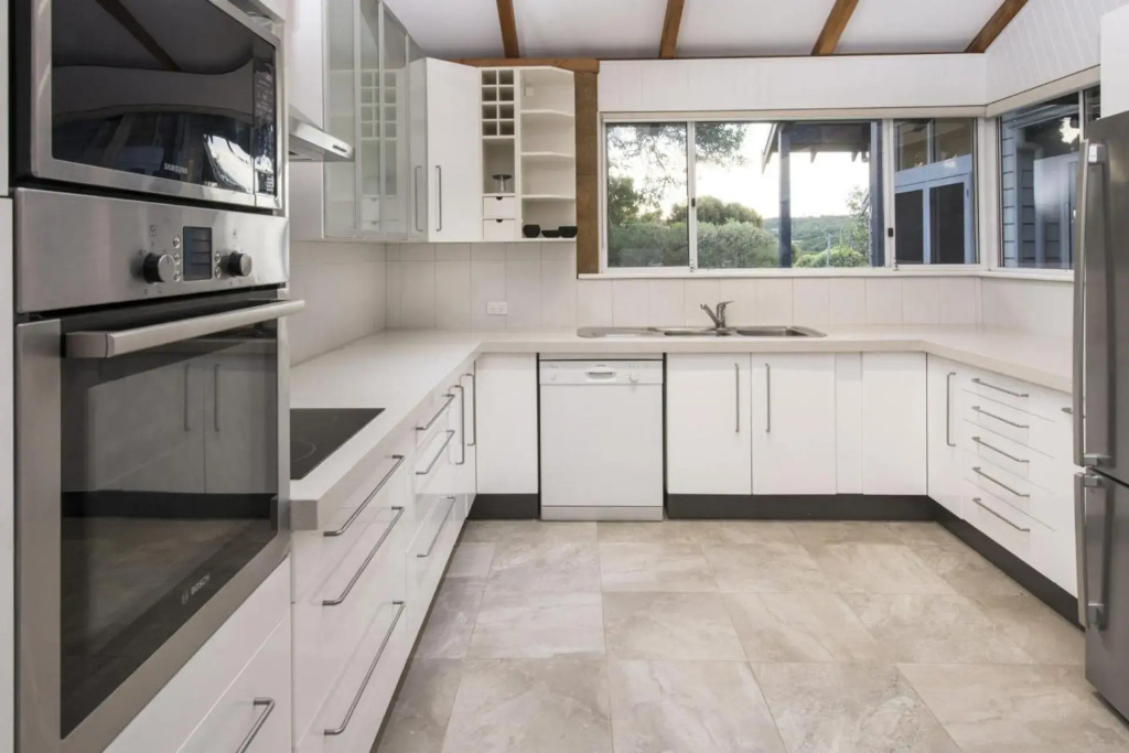 EeBee House