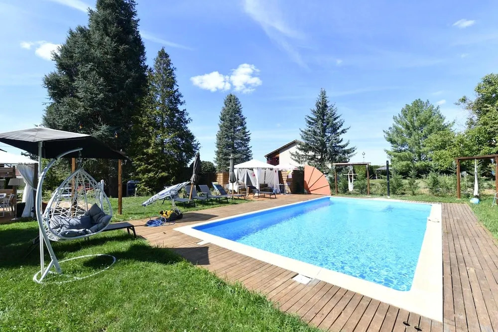 Apartment With 2 Bedrooms in Cormatin, With Wonderful City View, Shared Pool, Enclosed Garden