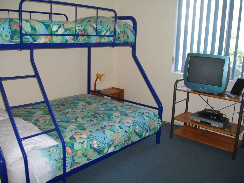 Sunset Towers,  Unit 9/25 Donald Street