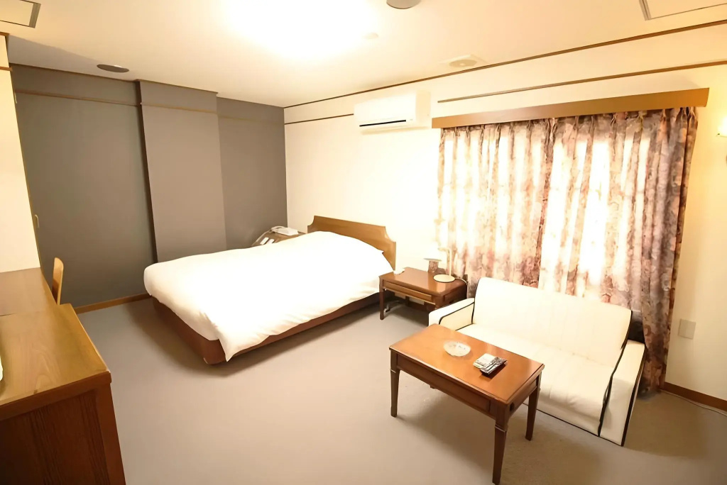 Shinjuku East Hotel