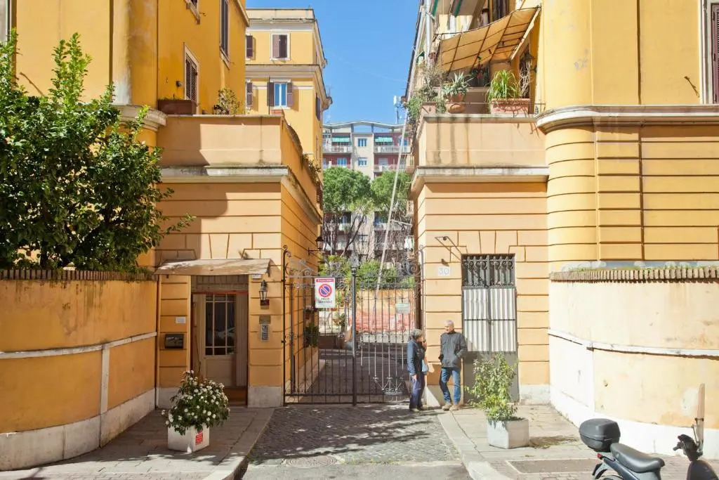 Porta Portese Colorful Flat