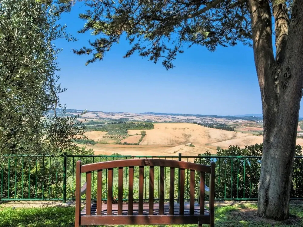 Flat with shared pool and air conditioning