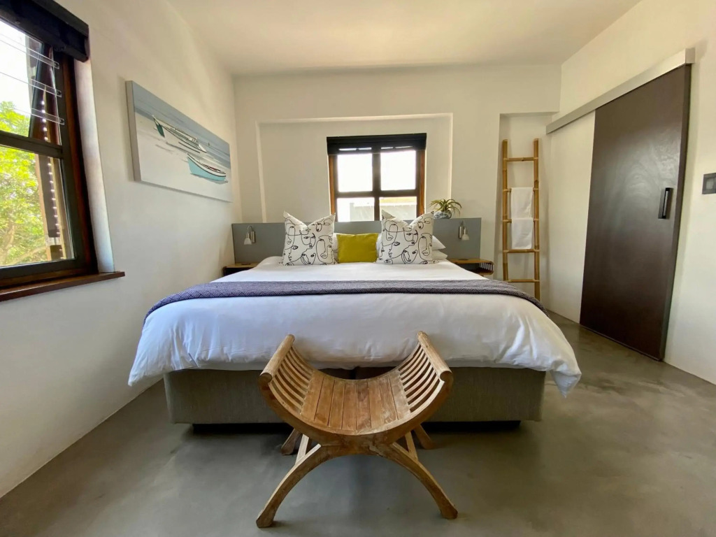 Stay On Main Plett - Contemporary 2-Bedroom Apartment