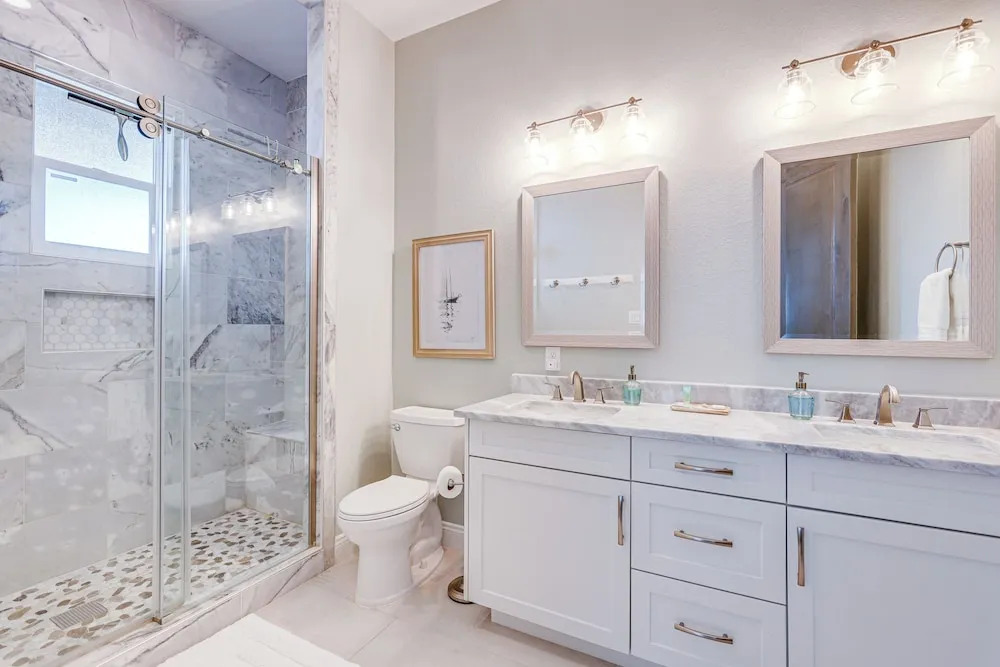 'footprints in the Sand' - Luxe Freeport Home!