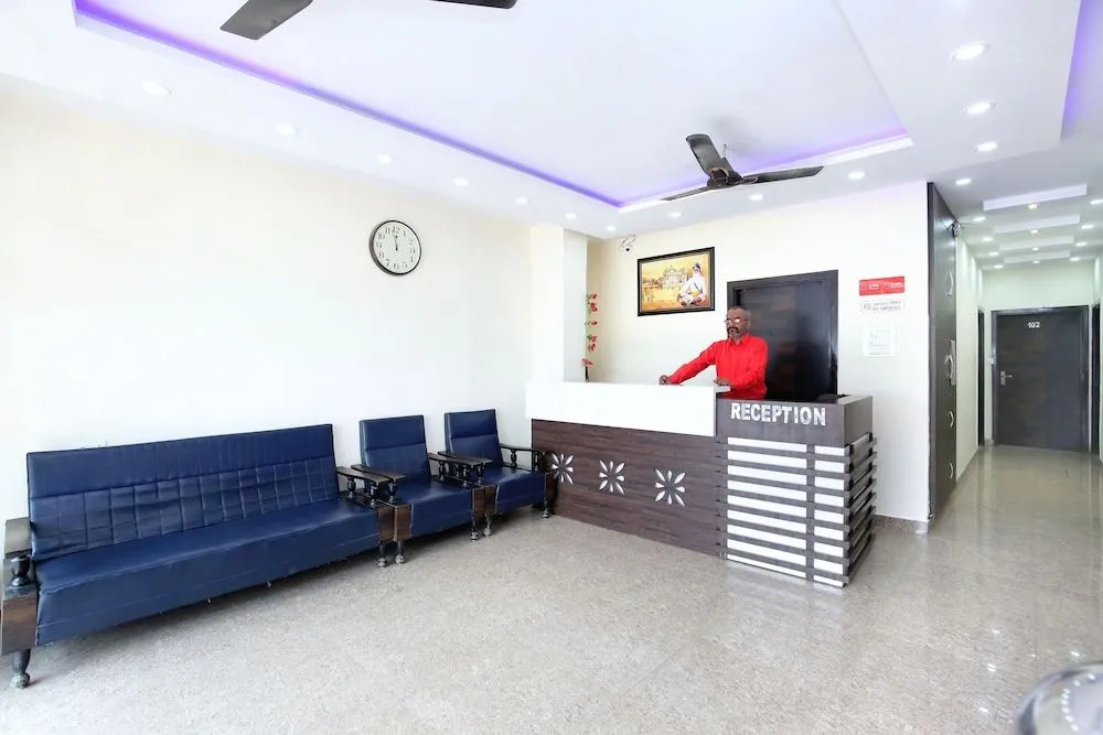 OYO 22332 Hotel Zs