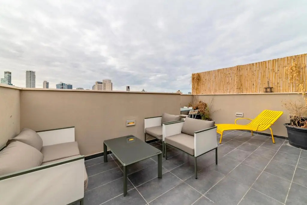 Beautiful Penthouse 5* next to Rothschild Blvd