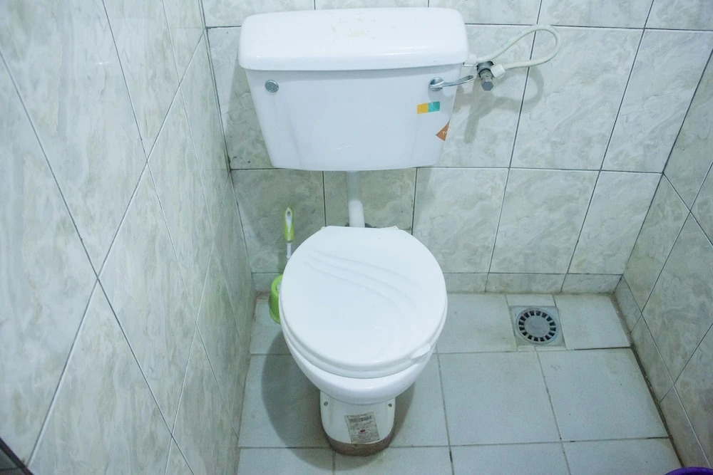 Lukham Crown Hotel