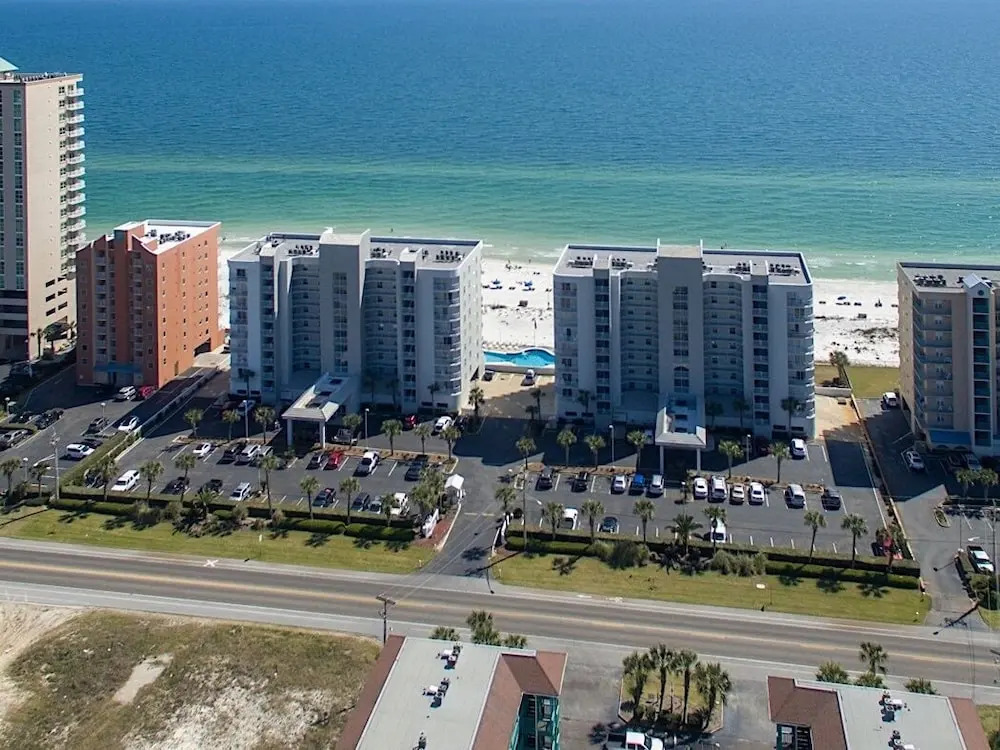 949 West Beach Condo - 2 Br condo by RedAwning