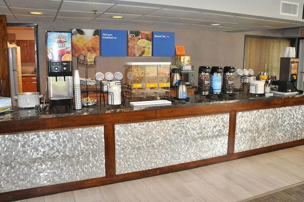 Dunes Express Inn and Suites