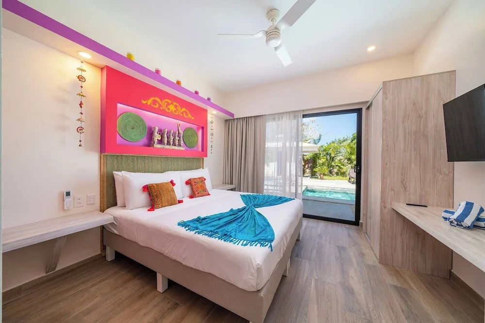 Duna Property - 2 Villas 2 Pools 7 Br Luxury Oasis Centrally Located