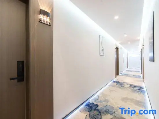 Yunan 318 Hotel (Chengdu East Railway Station West Square Tazishan Park Subway Station)