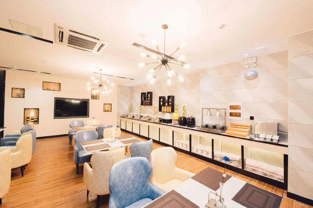 Starway Hotel (Weifang Taihua City Railway Station)