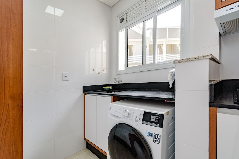 Apartamento c Churrasqueira e 2 Vagas nos Ingleses