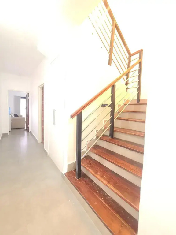 Luxurious 6 bed 6 Baths in Sunridge - 2299