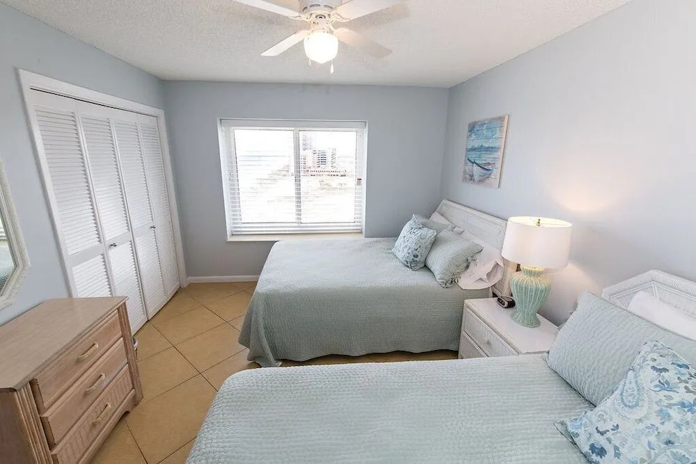 Summerchase 1008 - 3 Br condo by RedAwning