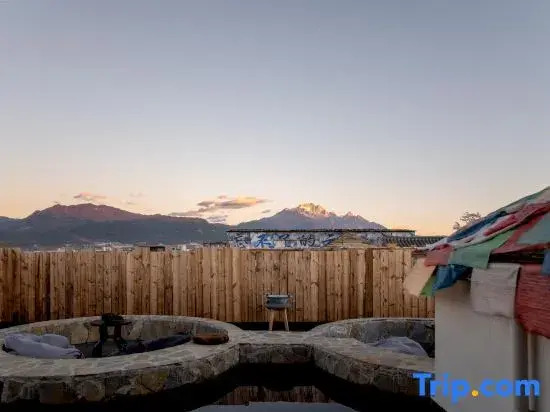 Hengdi • Ancient Path Divine Spring Cultural Hotel (Lijiang Gucheng Big Waterwheel)