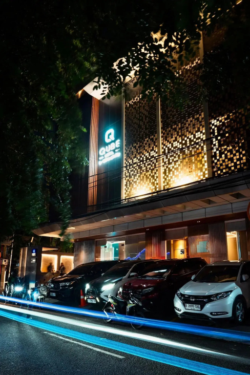 Qube Hotel by 98hospitality