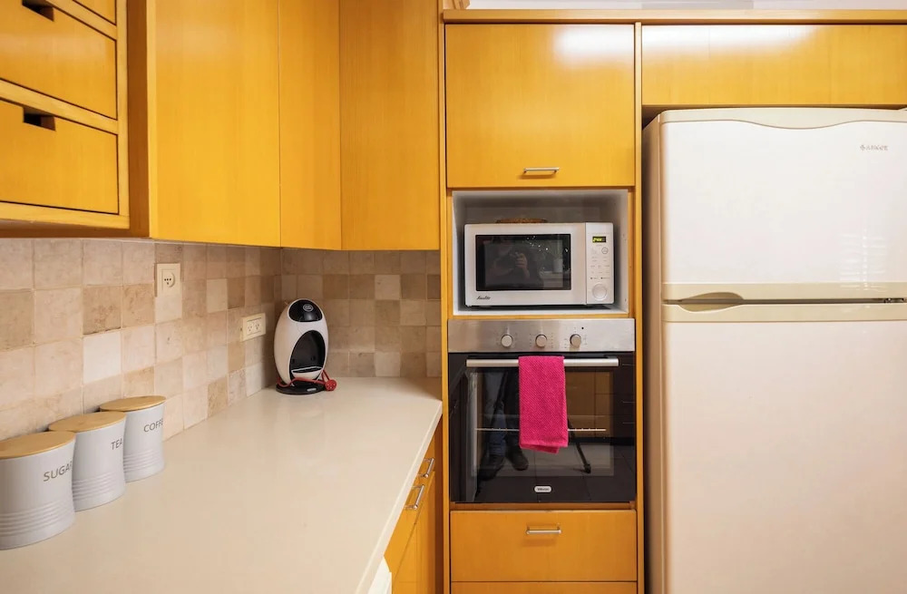 Homey Kiryat Haim Apt by Sea N Rent