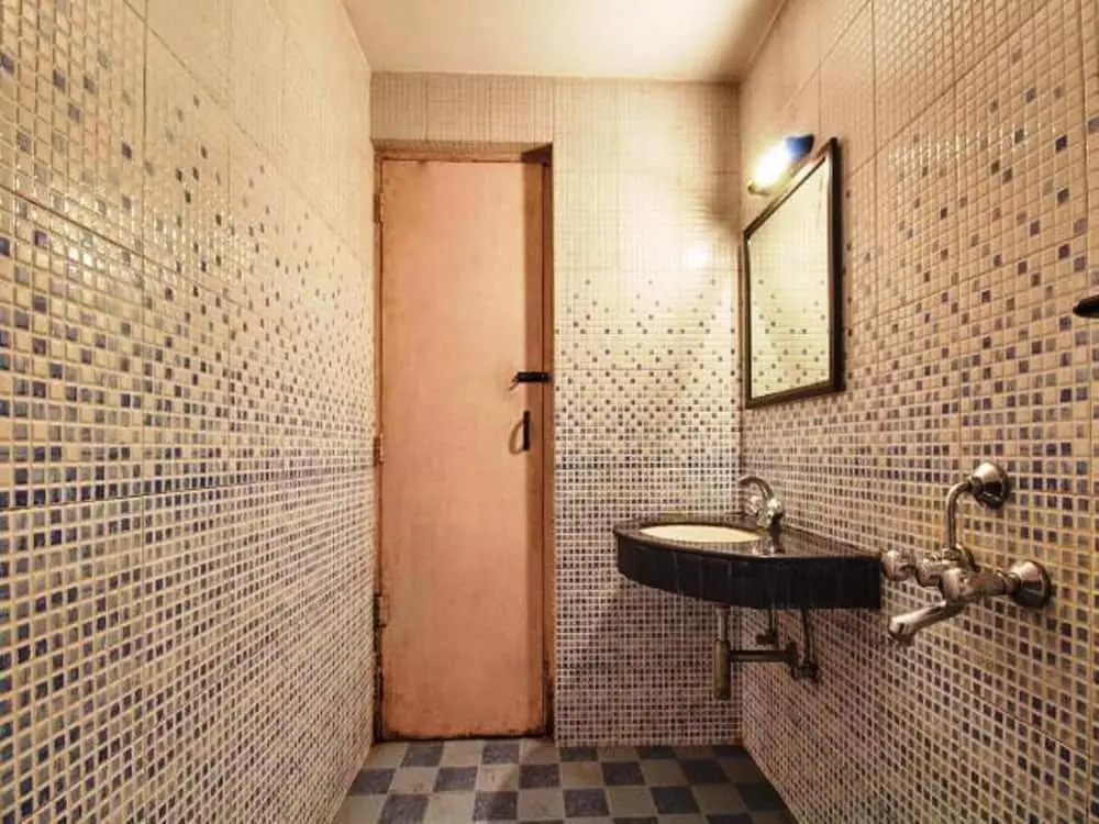 Hotel Blue Bird by OYO Rooms