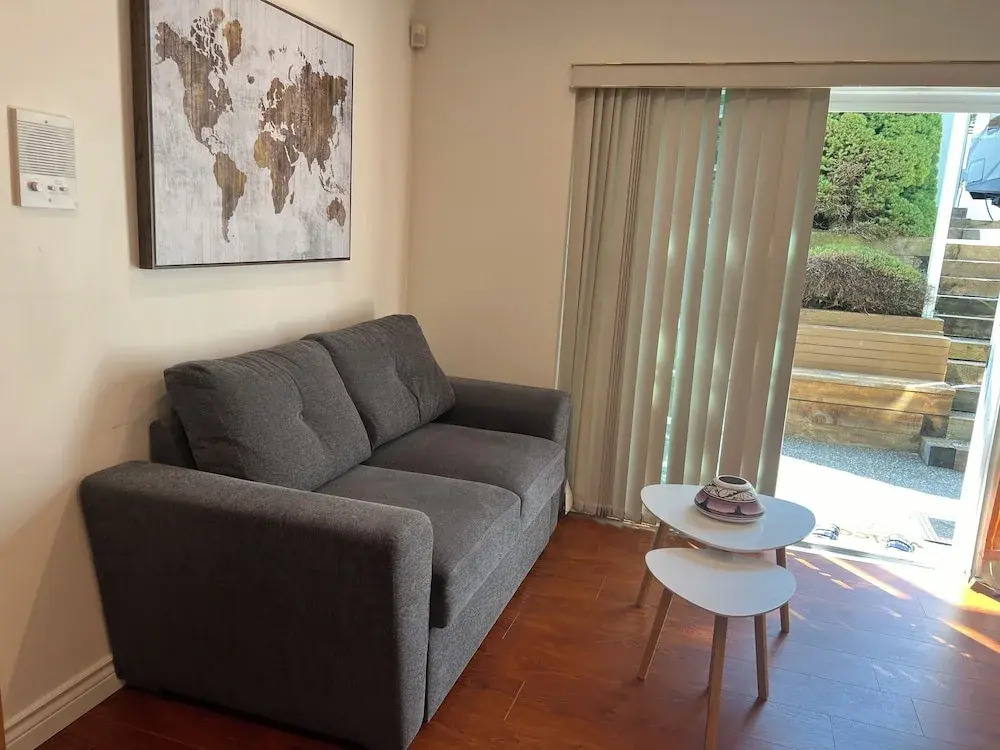 Chic 2BR Suite Vancouver West Downtown