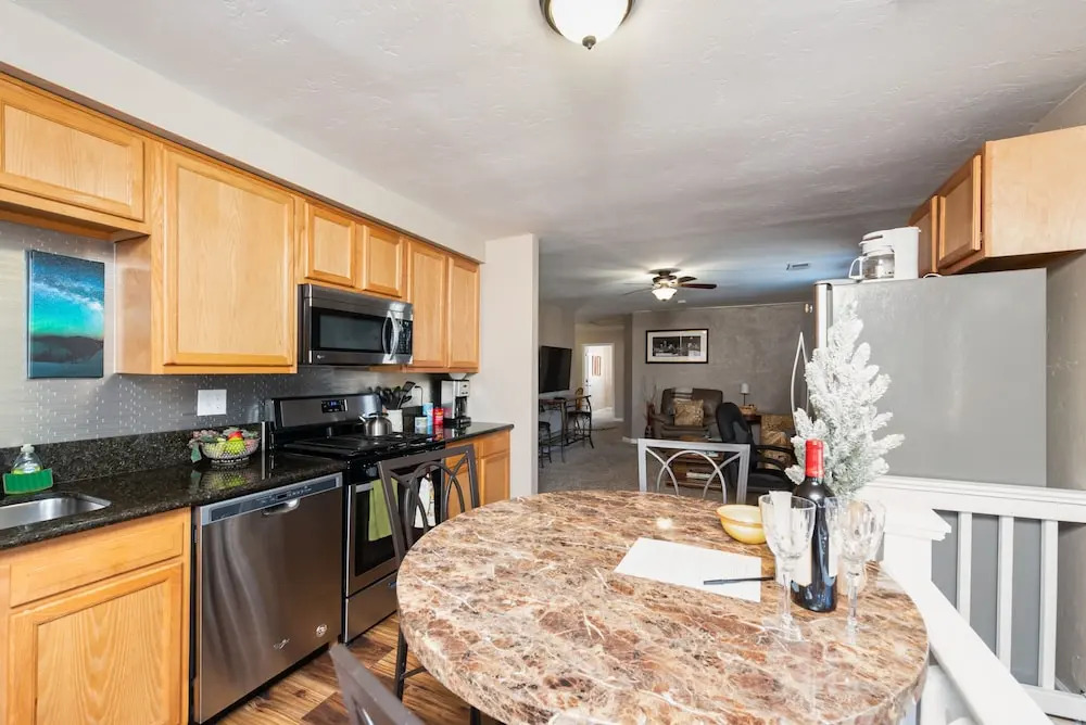 New Listing! Top-floor Gem W/ Outdoor Fireplace 4 Bedroom Duplex