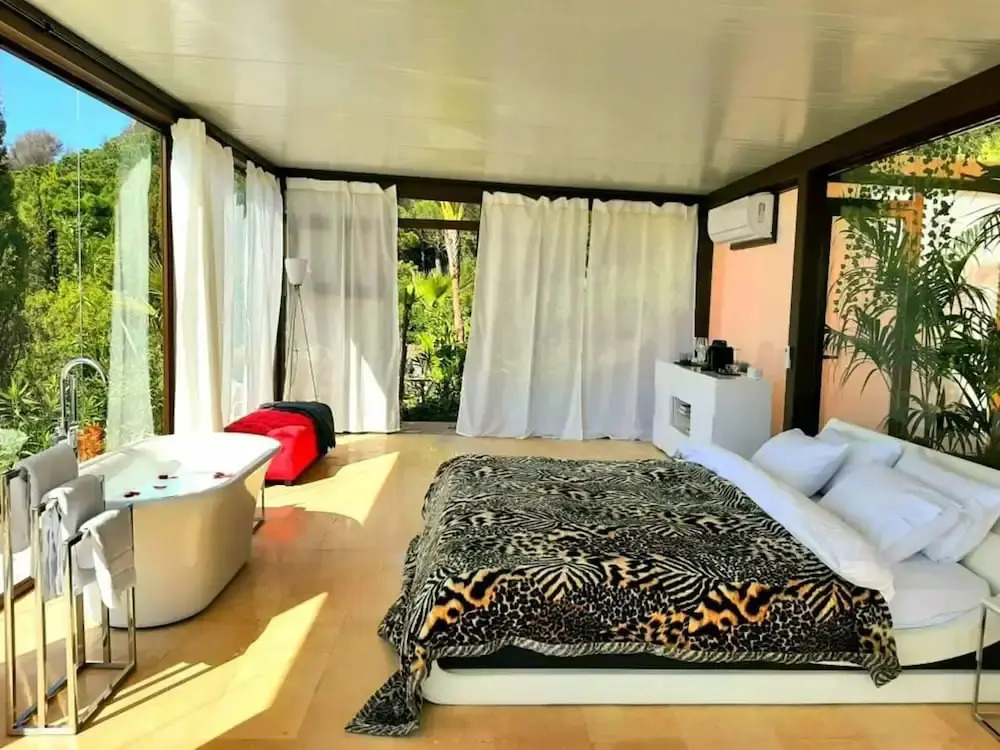 Stunning Glass Suite With Private Plunge Pool