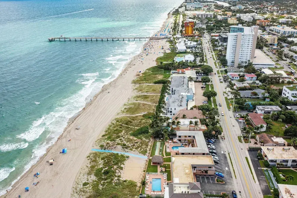 Emerald Seas Deerfield Beach Club