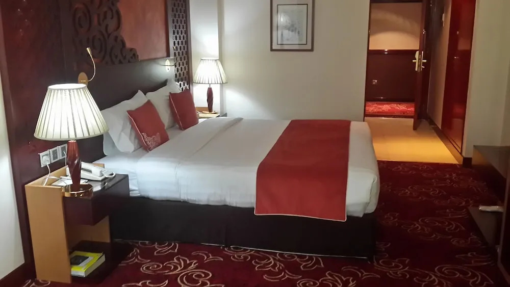 Dubai Grand Hotel by Fortune, Dubai Airport