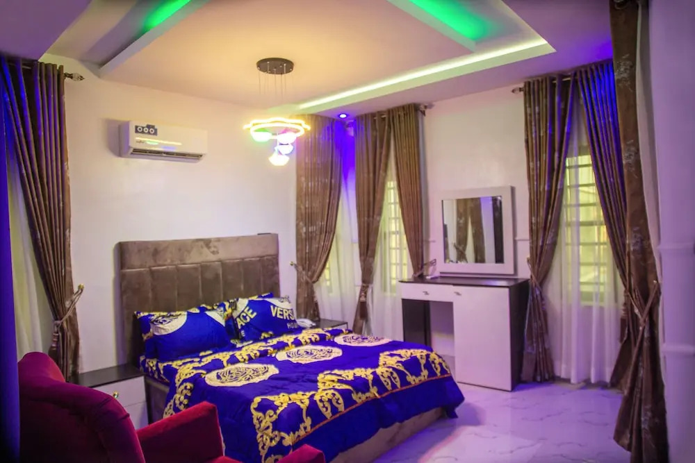 RichVilla Apartments & Hotels