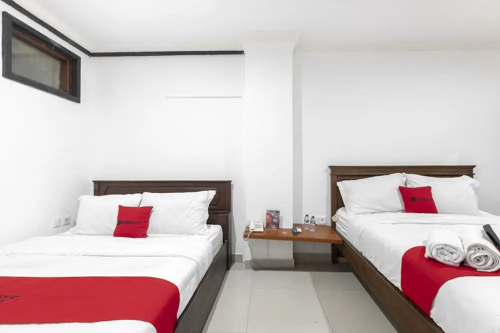 RedDoorz near Art Centre Bali