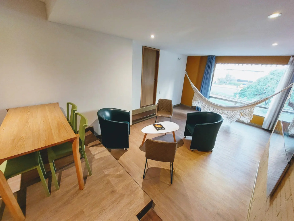 Hotel Viaggio Teleport City Suites