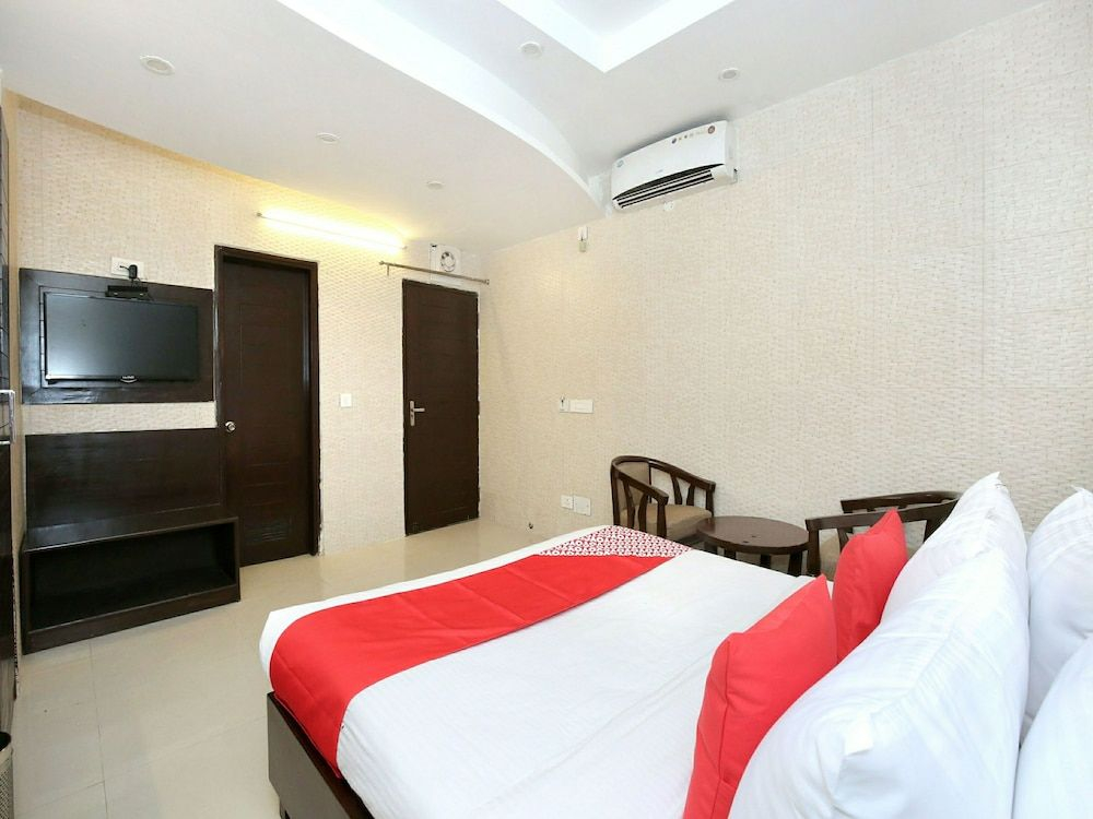 OYO 2690 Hotel Oscar Regency
