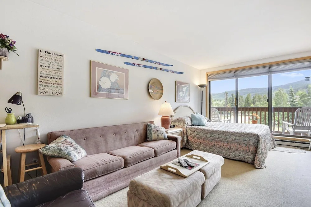 Cedar Lodge 221 Condo by Redawning