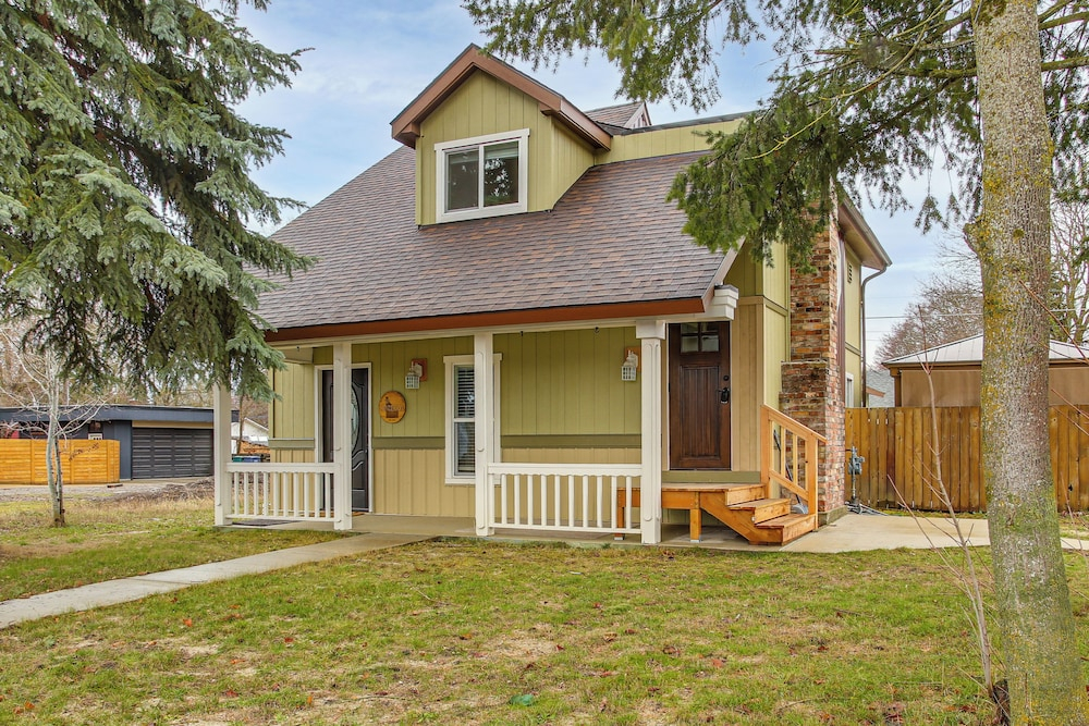 Work & Play in Walkable Midtown Coeur D'alene!