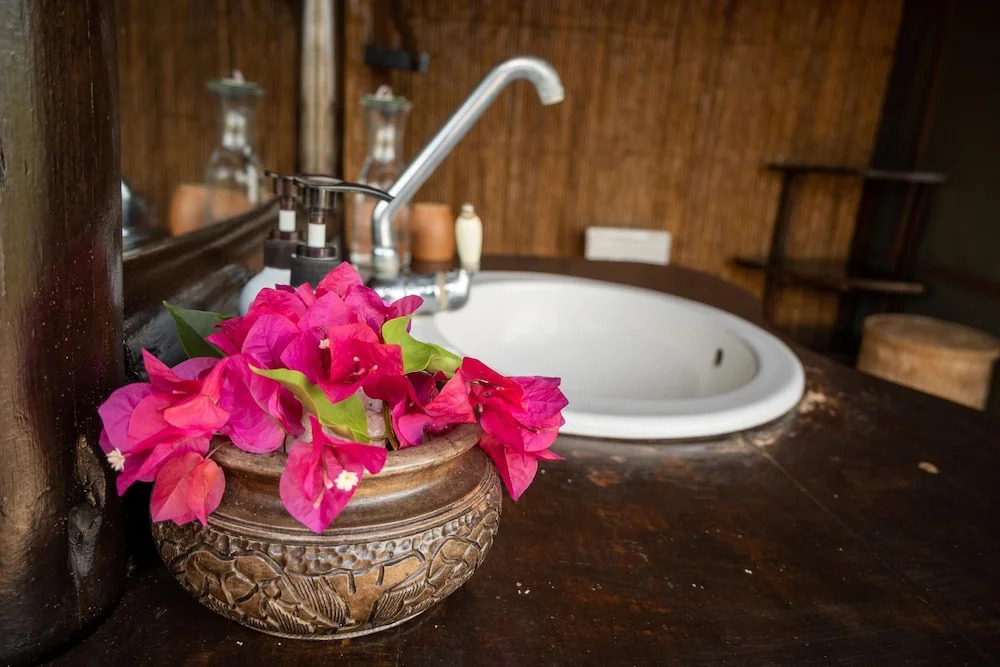 Sable Mountain Lodge, A Tent with a View Safaris