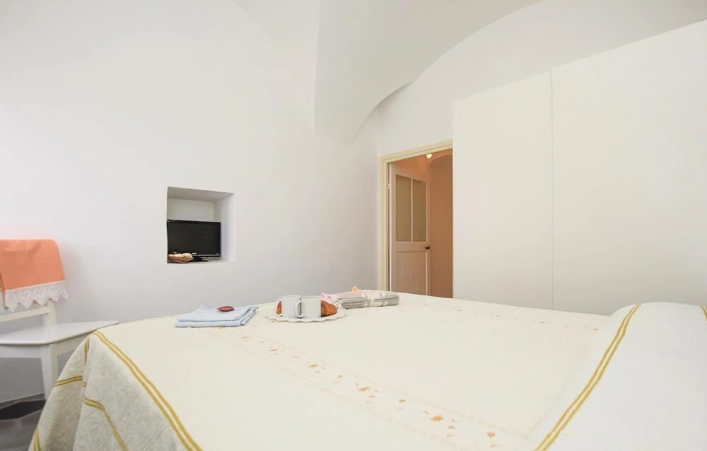 Gorgeous Home In Imperia, Loc Poggi
