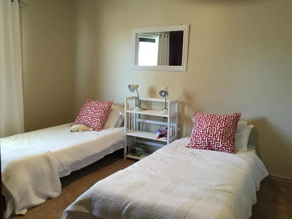 Loddeys Self Catering Apartments - by Beach Collection