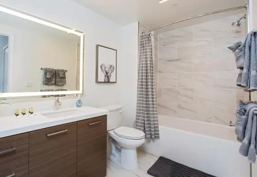 Glendale Finest Suite 2/1
