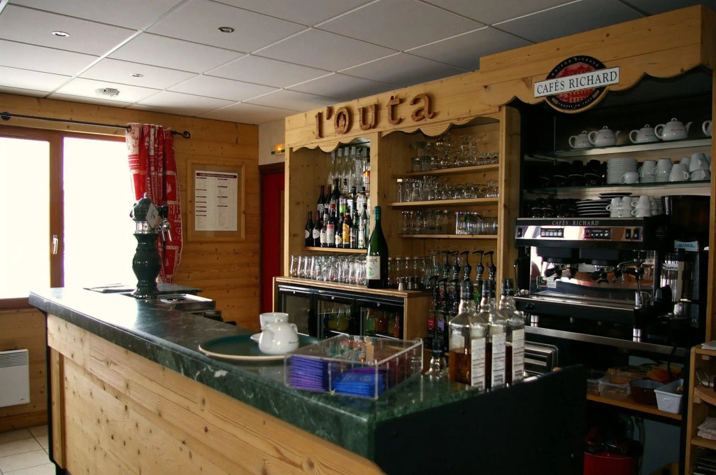 LOuta Hotel Restaurant
