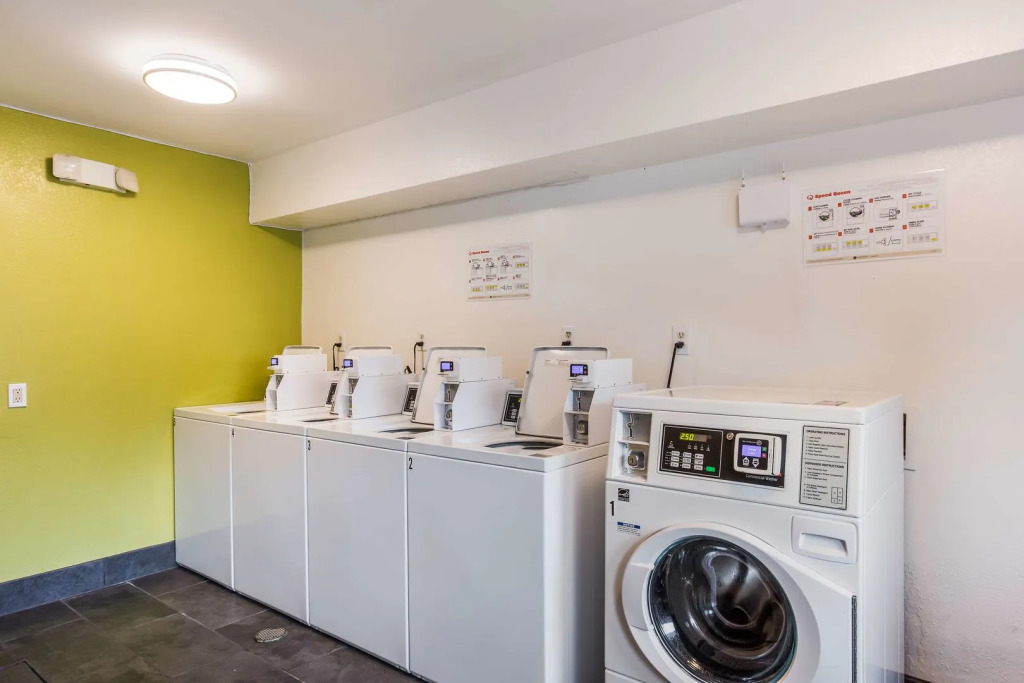 Studio 6 Extended Stay - Jacksonville, FL - South