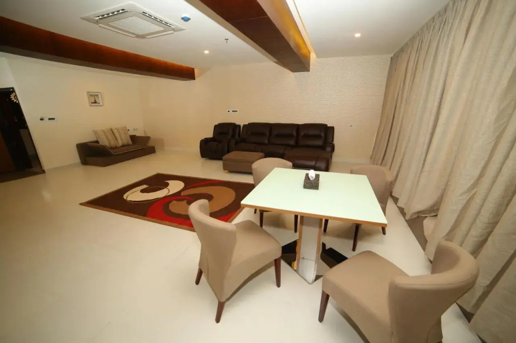 Vavas Inn & Suites