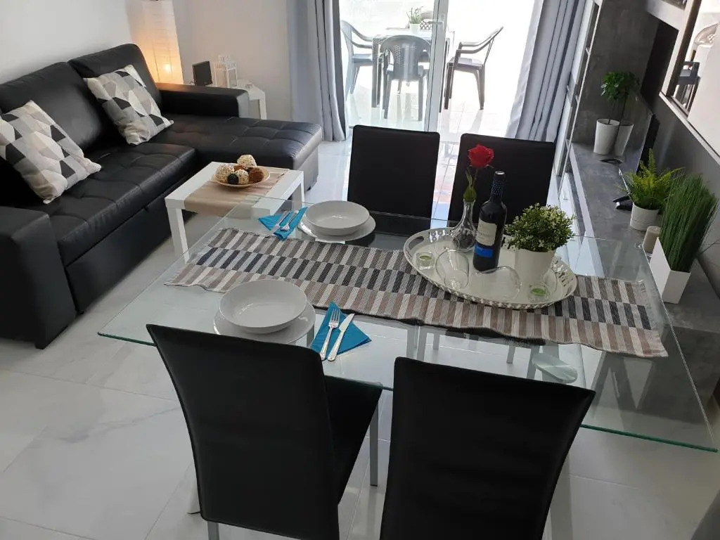 Casa Las Flores with heated pool, only 490 meters to the beach, balcony, wifi