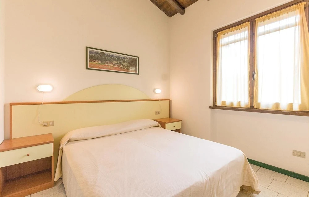 Awesome Apartment in Iseo BS With 2 Bedrooms, Wifi and Outdoor Swimming Pool