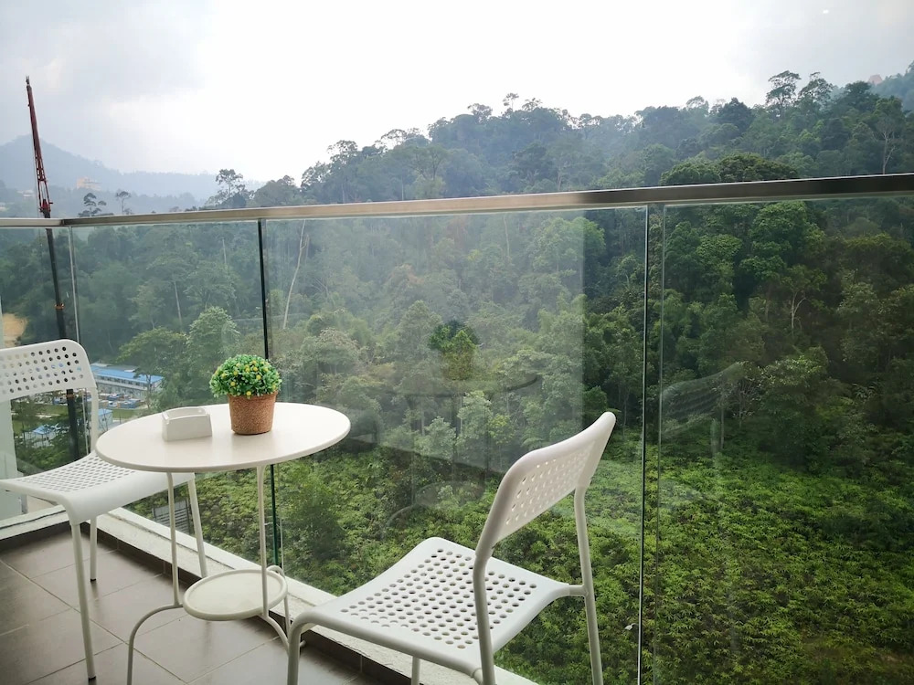 MU Vista – 360 Skypool Superior Suite